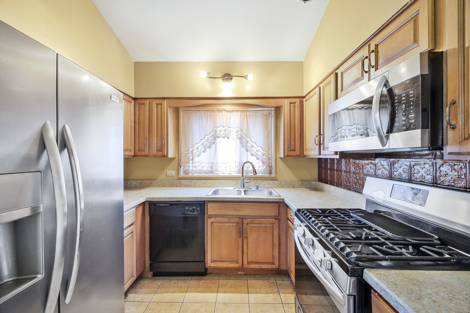 15539 Dobson Avenue Property Photo 8