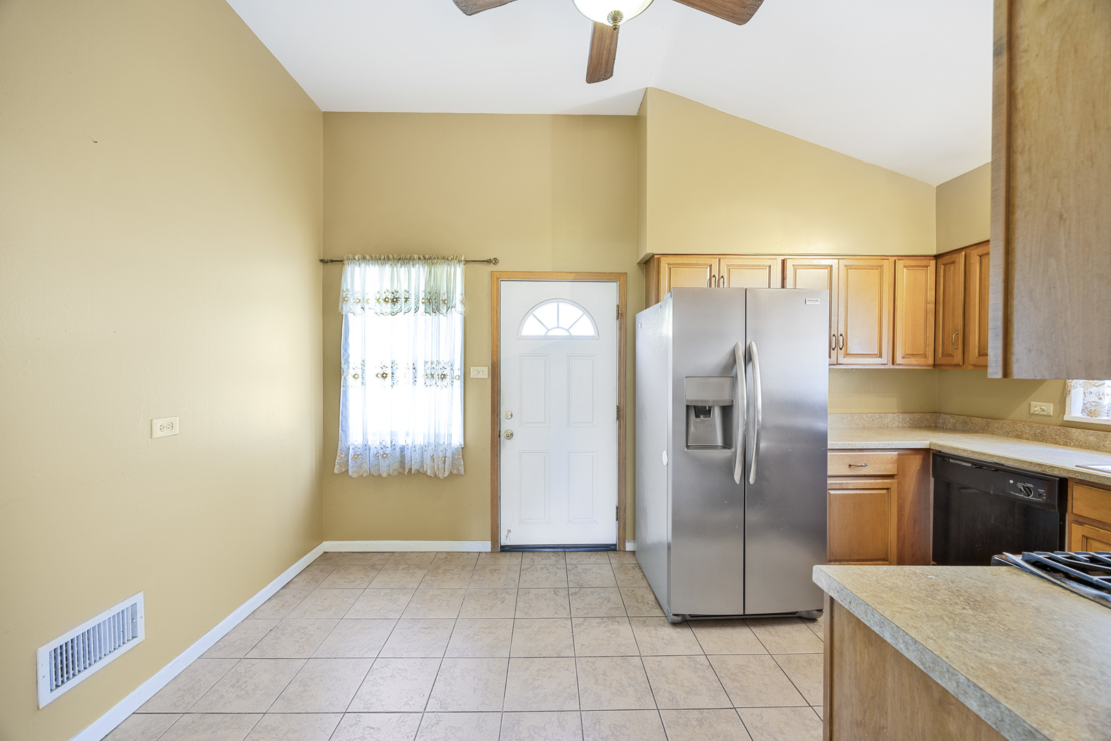 15539 Dobson Avenue Property Photo 9