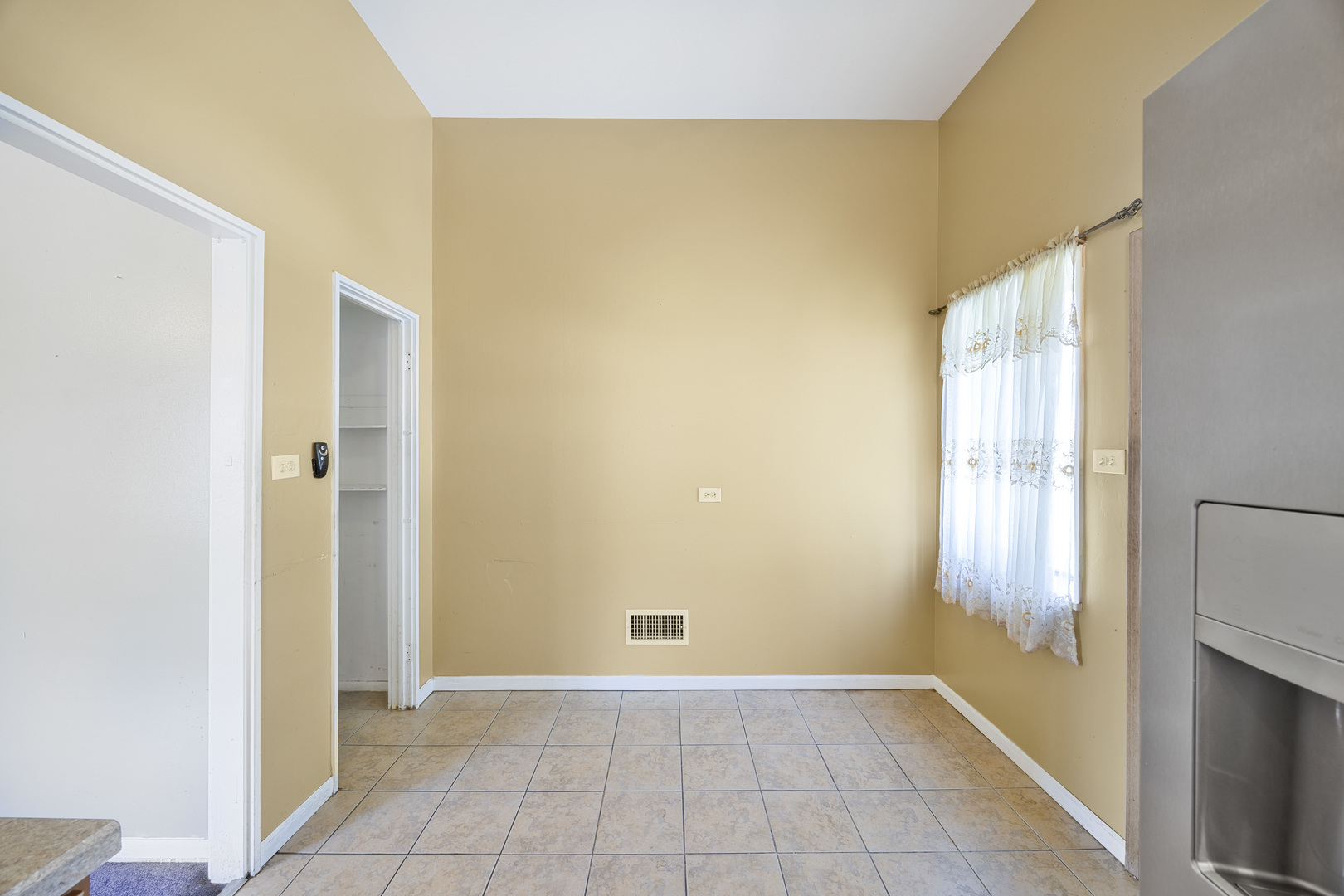 15539 Dobson Avenue Property Photo 10