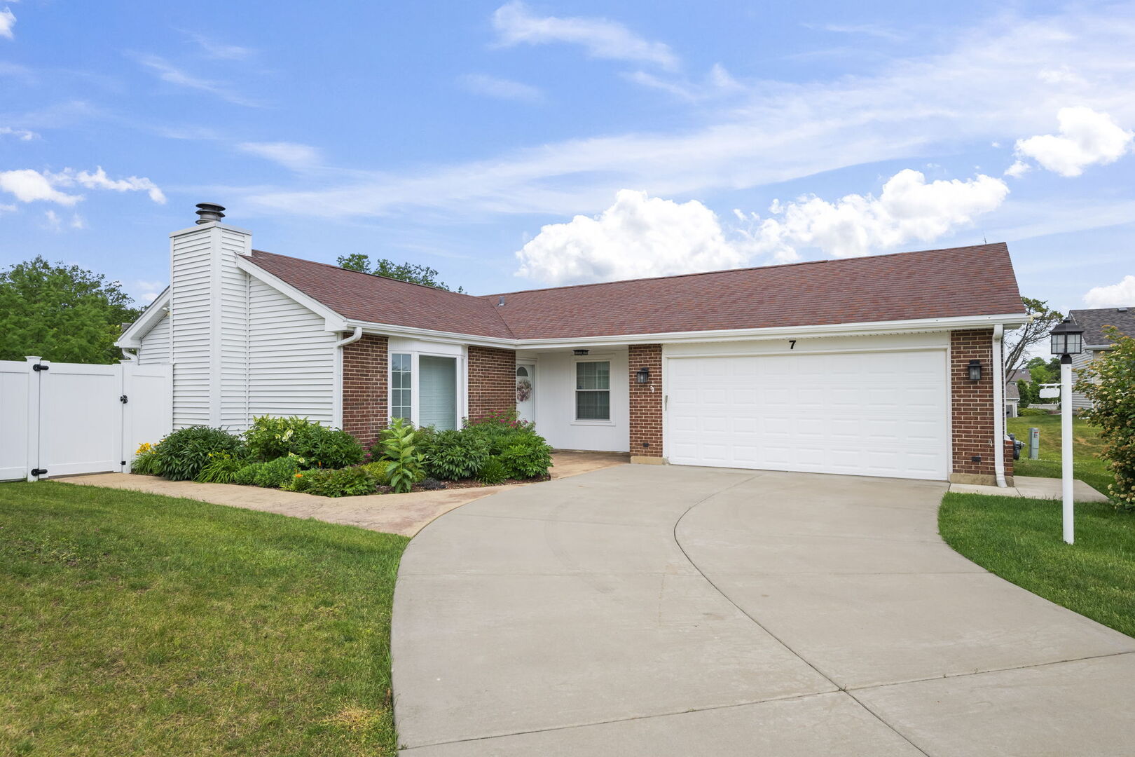 7 Greystone Court Property Photo 1
