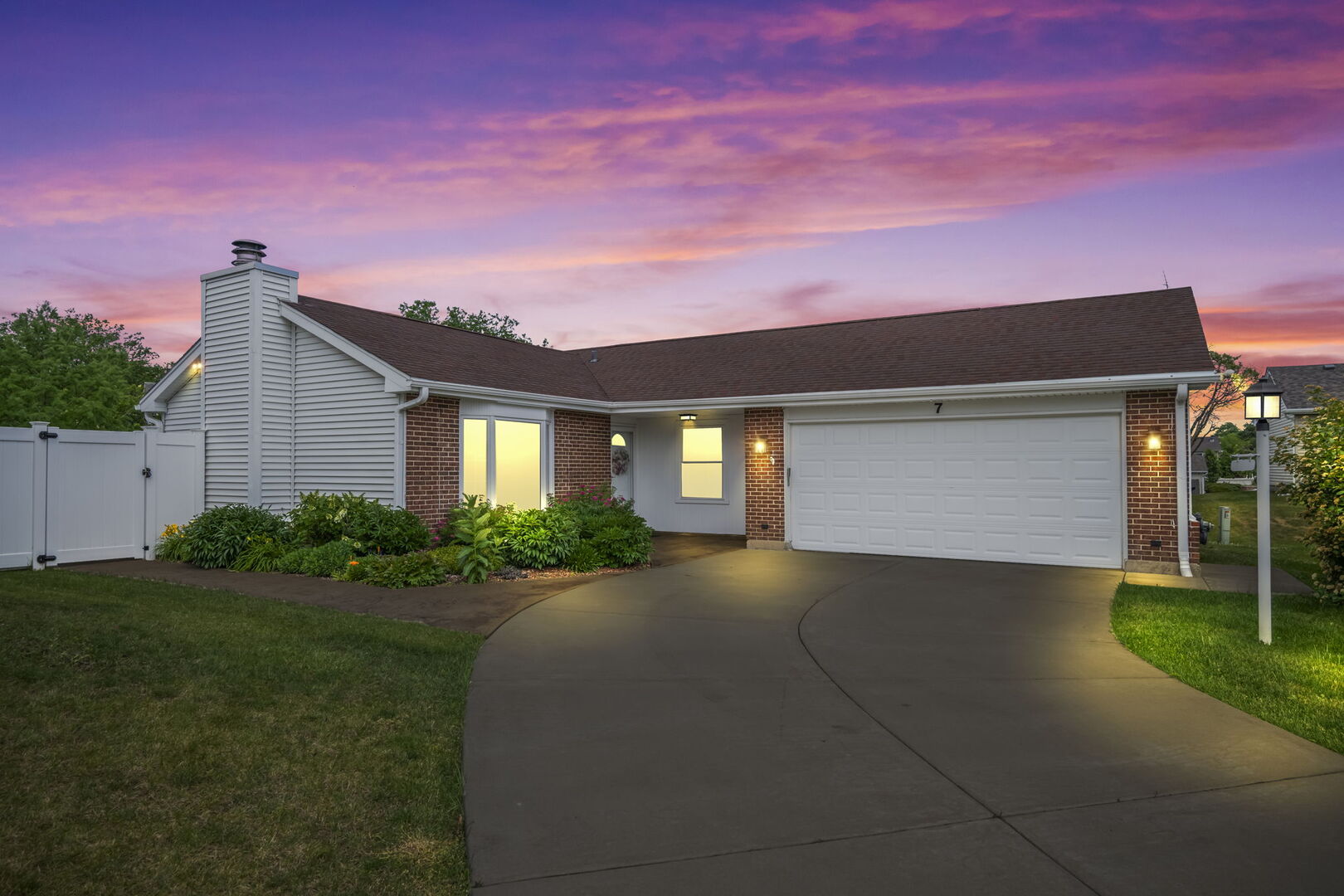 7 Greystone Court Property Photo 2