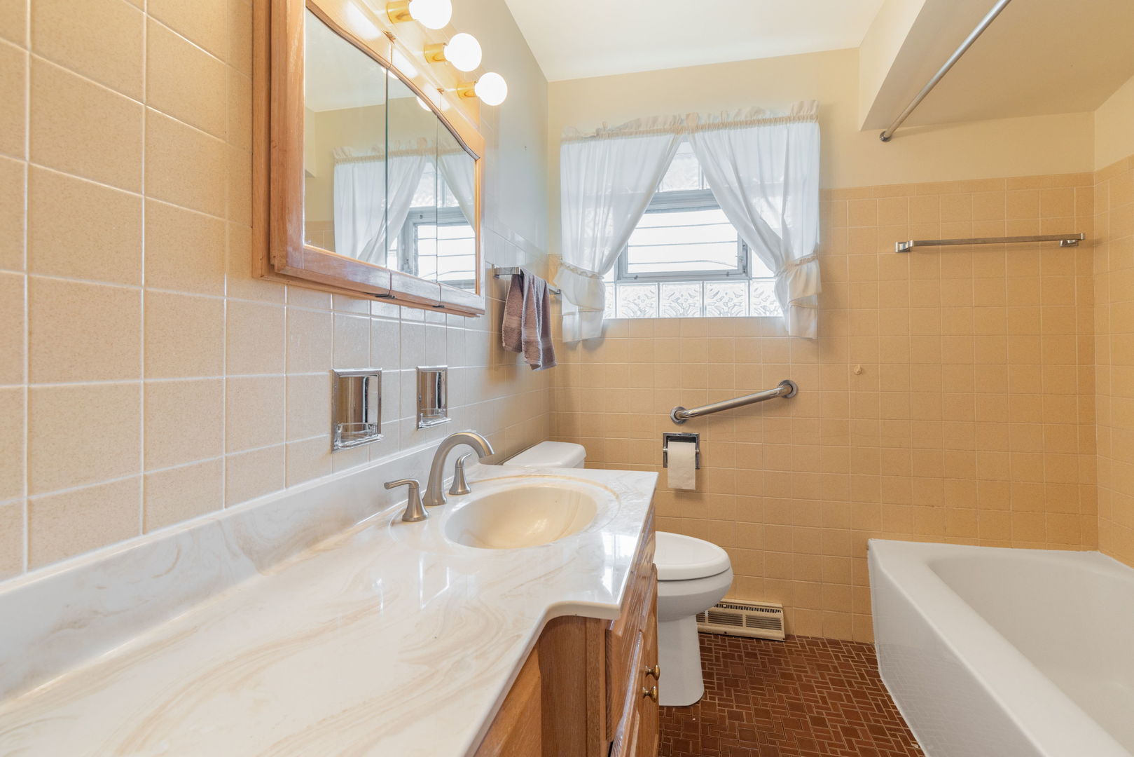 4537 W 100th Place Property Photo 7