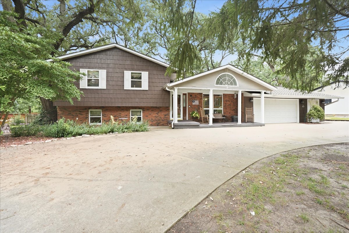 26 Timber Ridge Drive Property Photo 2