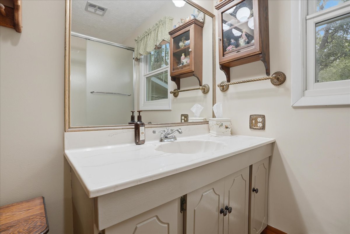 26 Timber Ridge Drive Property Photo 24
