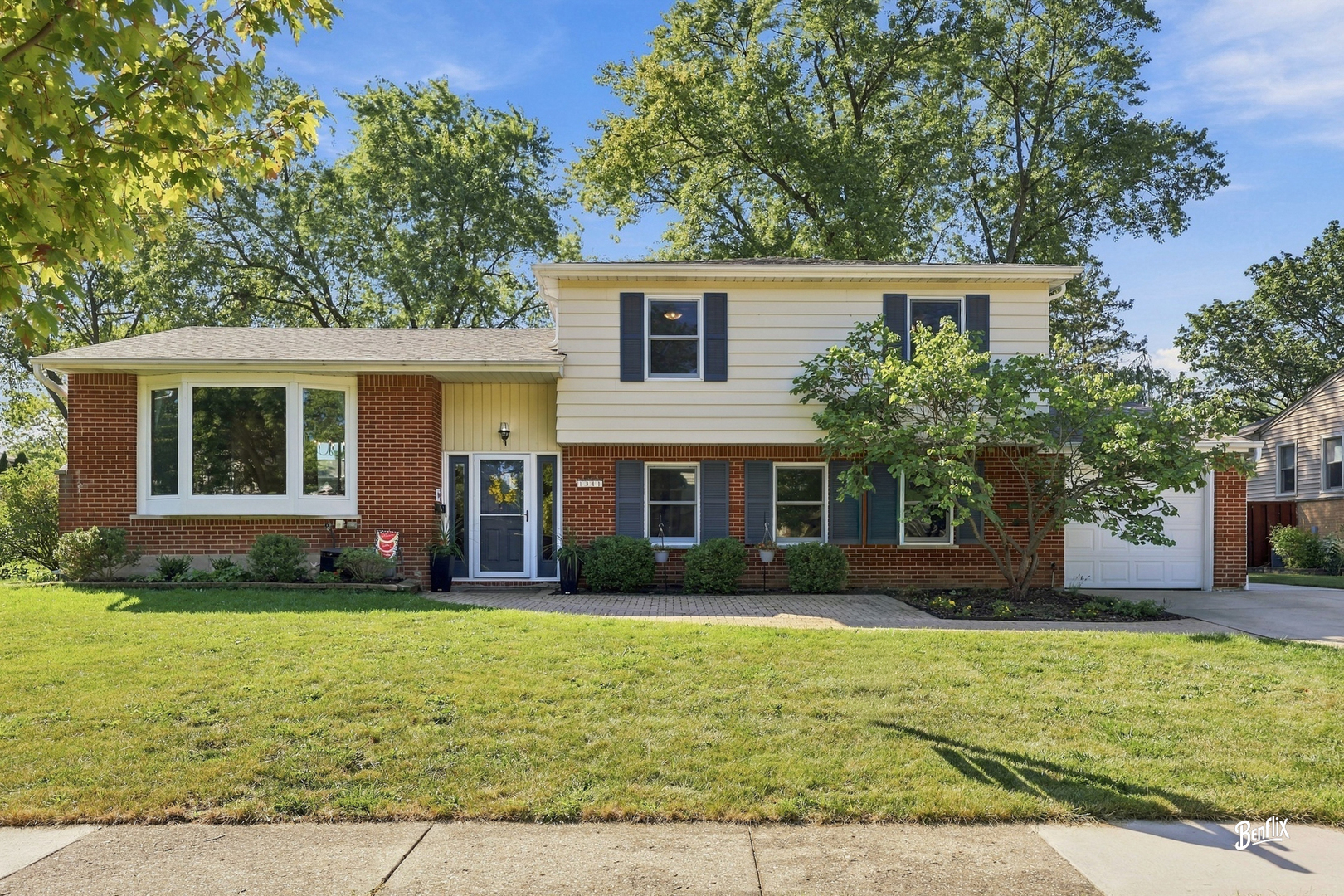 1341 E Virginia Drive Property Photo 1