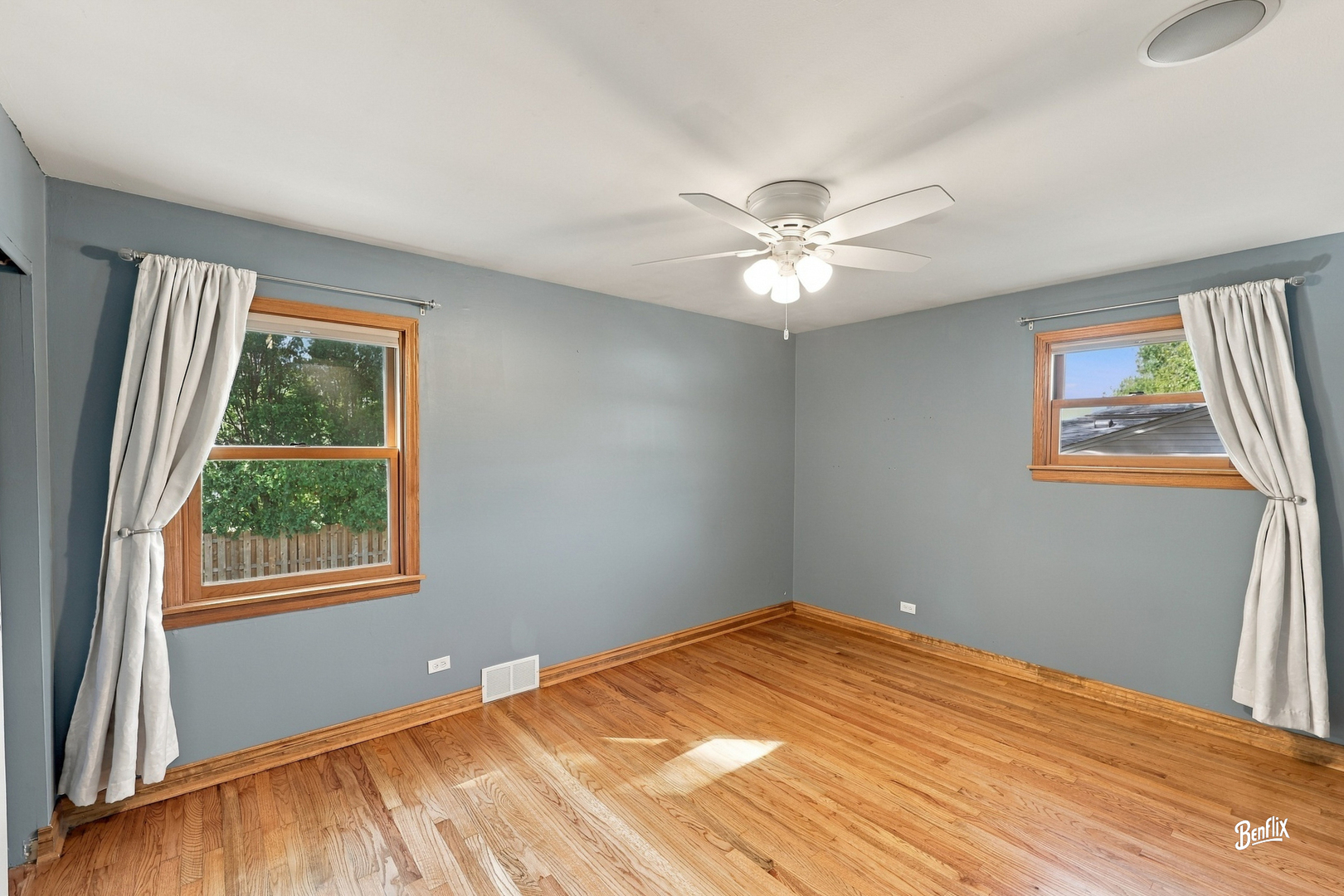 1341 E Virginia Drive Property Photo 12