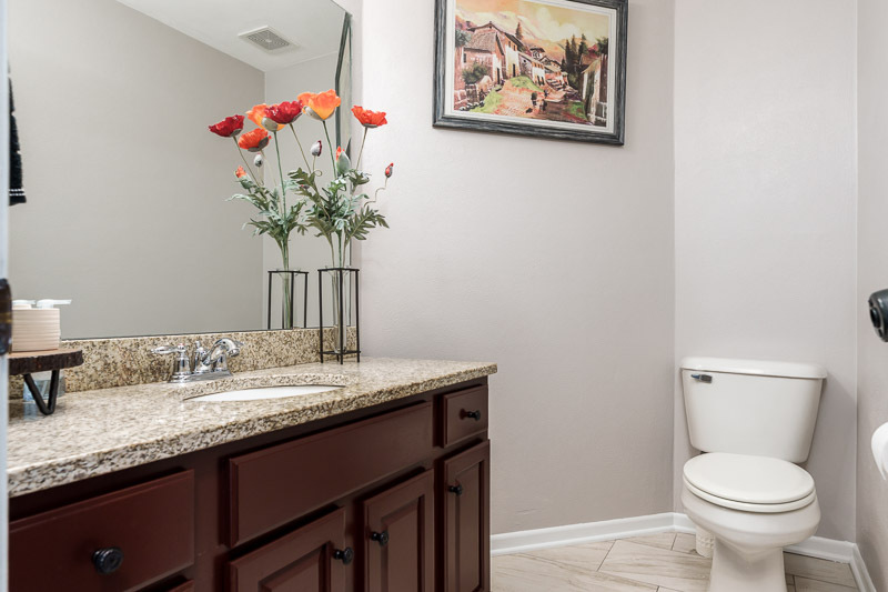 1142 University Parkway Property Photo 15