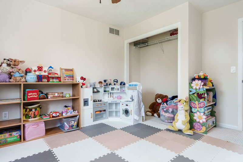 1142 University Parkway Property Photo 29