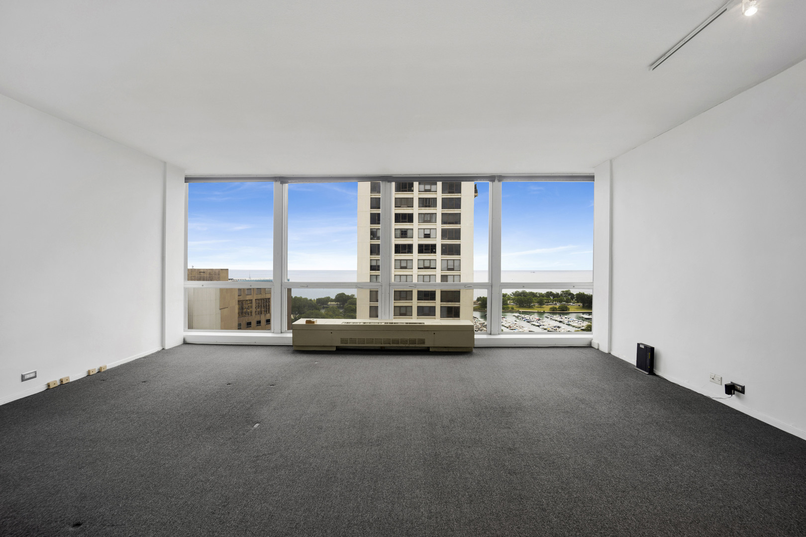 330 W Diversey Parkway 2007-09 Property Photo 18