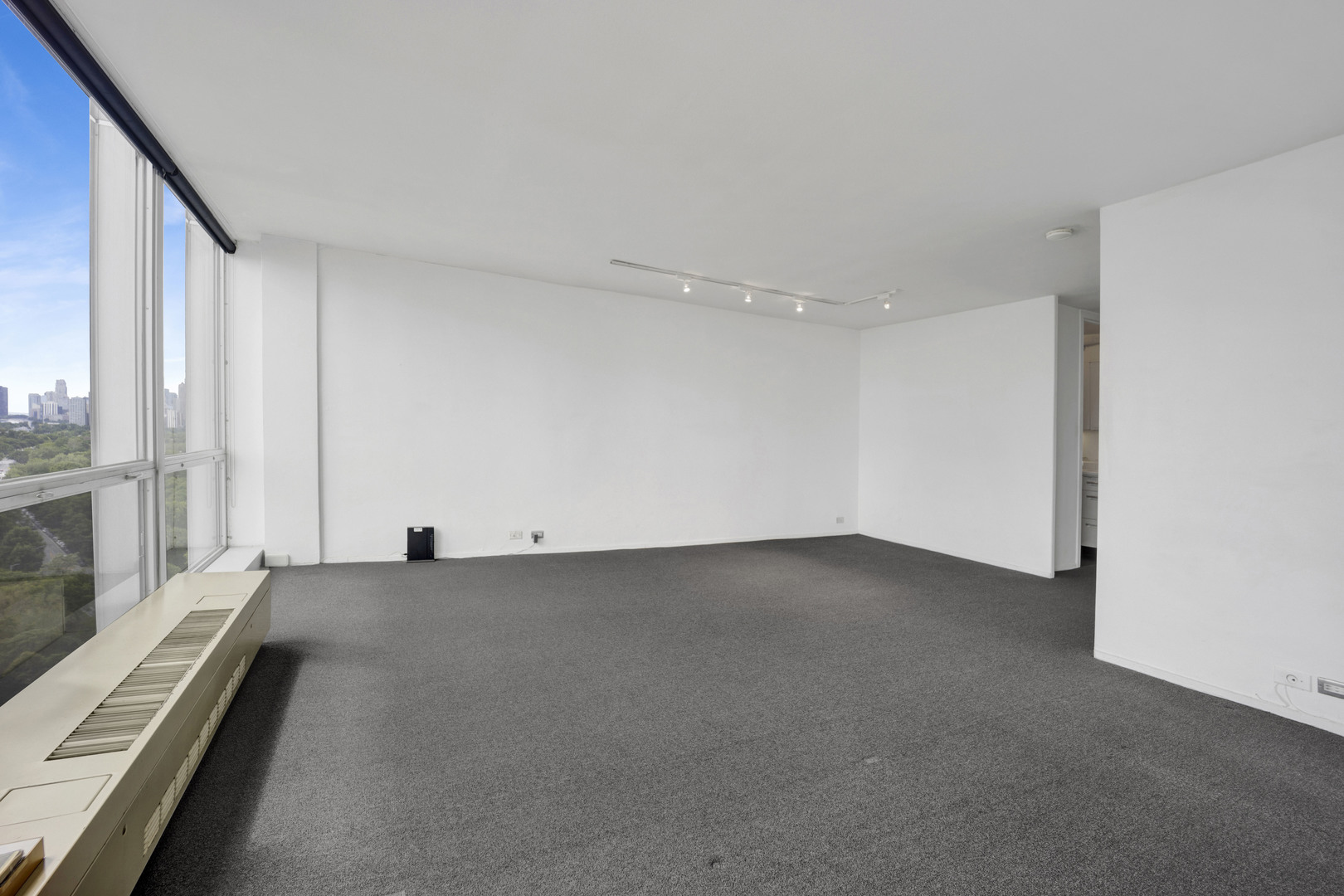 330 W Diversey Parkway 2007-09 Property Photo 21