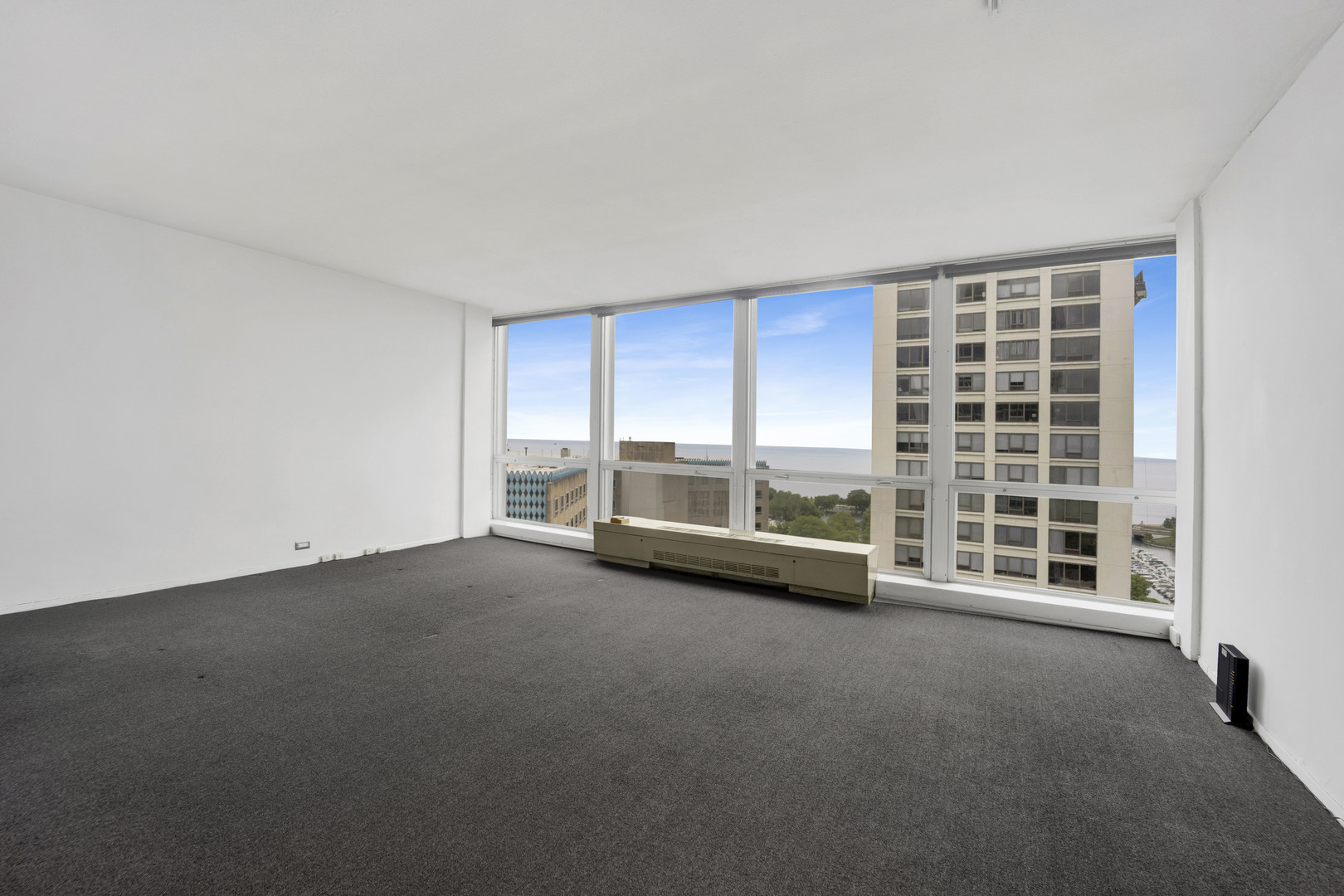 330 W Diversey Parkway 2007-09 Property Photo 22