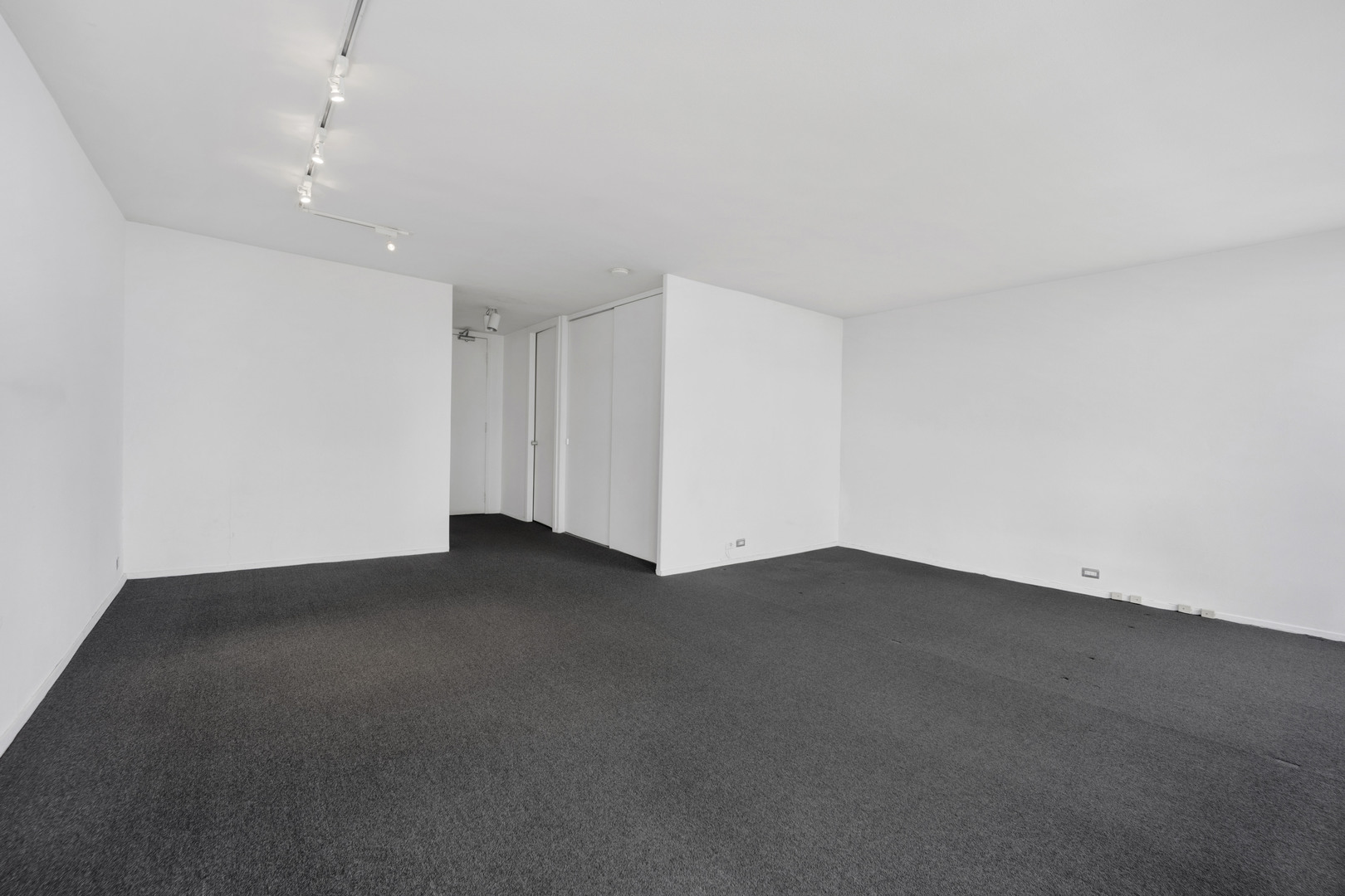 330 W Diversey Parkway 2007-09 Property Photo 23
