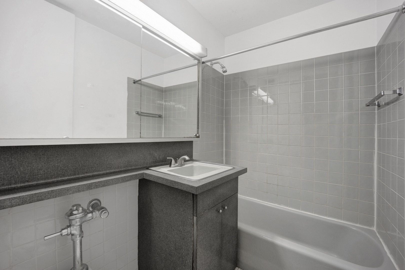 330 W Diversey Parkway 2007-09 Property Photo 24