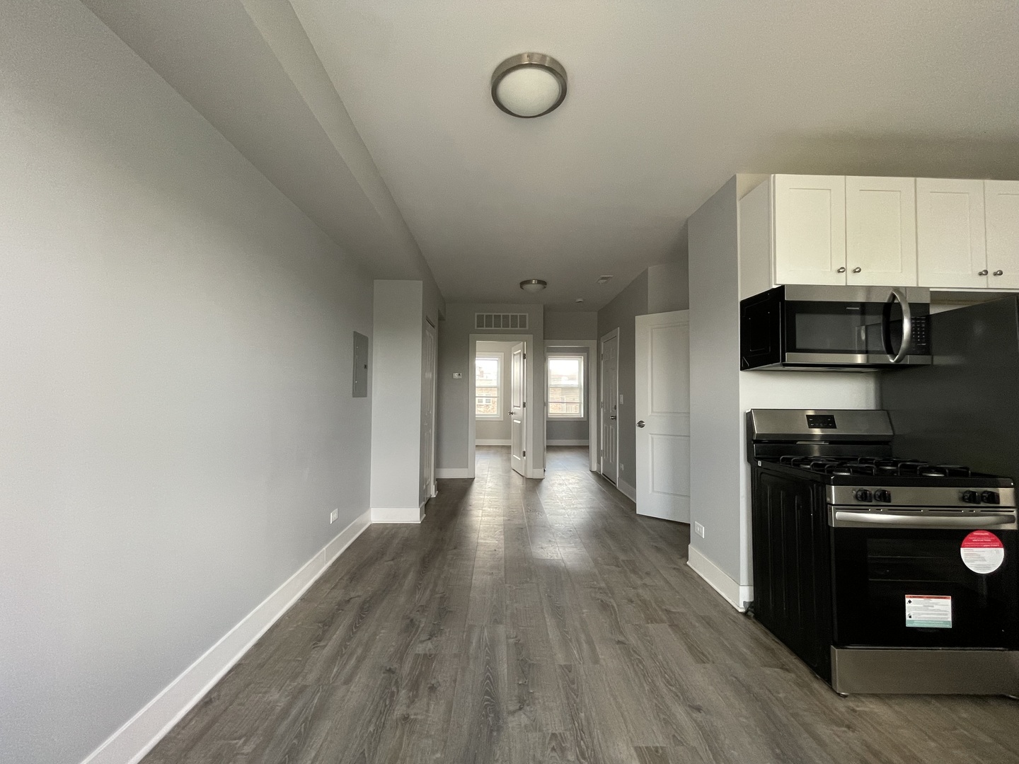 722 N Austin Boulevard 1e Property Photo 3