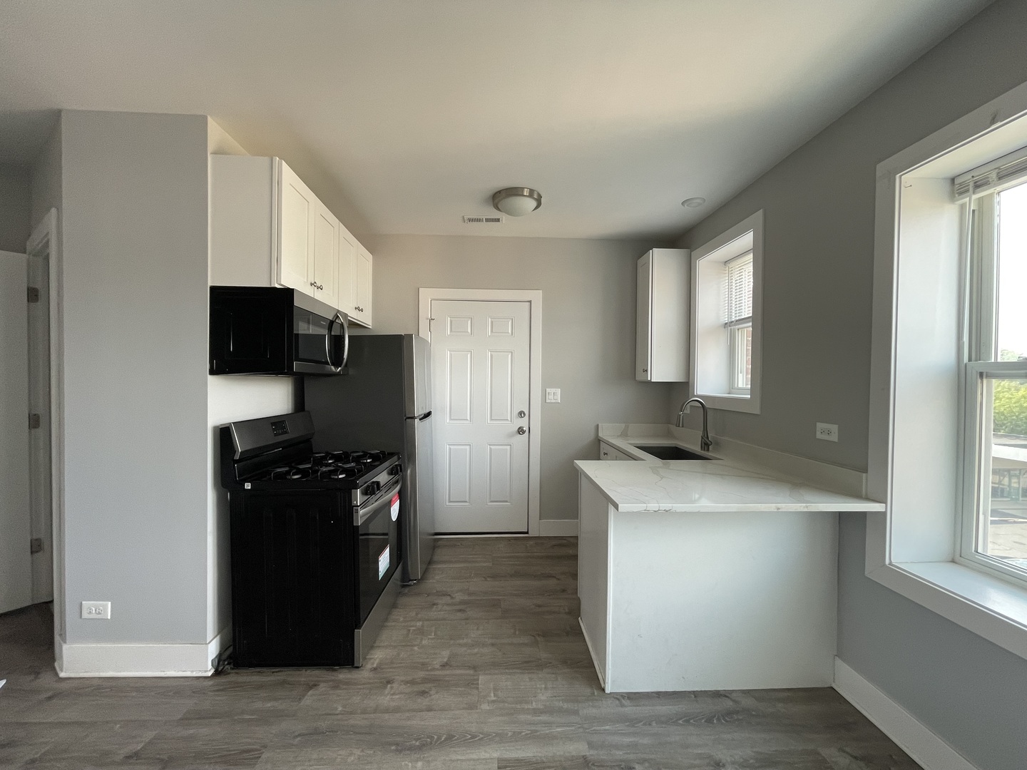 722 N Austin Boulevard 1e Property Photo 4