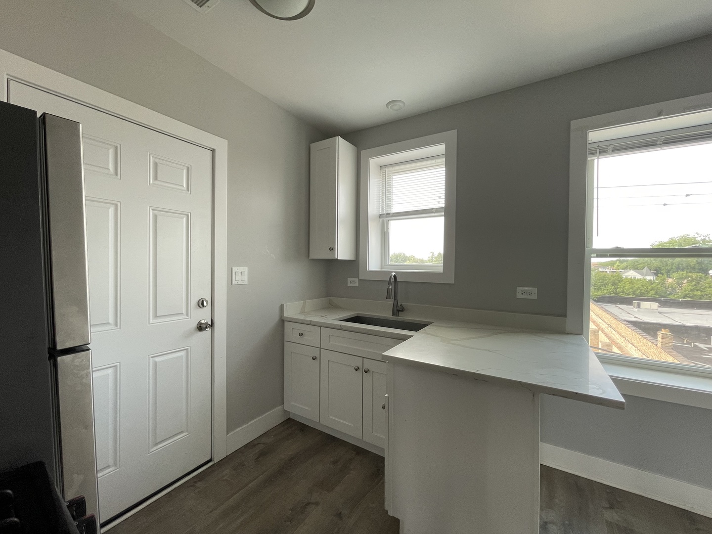 722 N Austin Boulevard 1e Property Photo 5