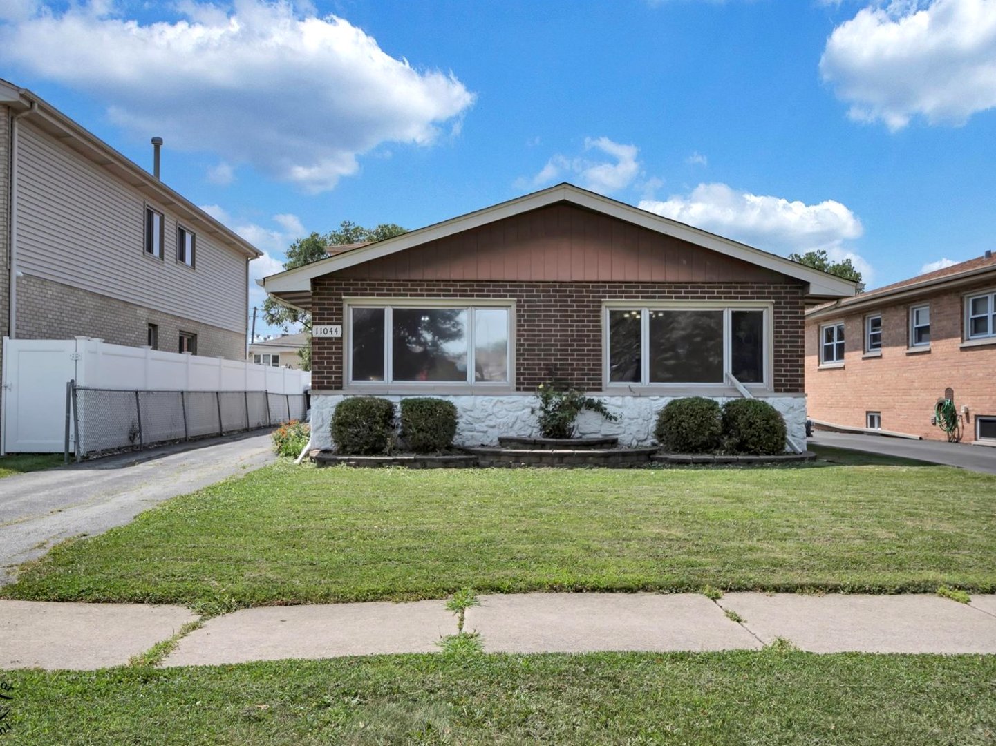 11044 Menard Avenue Property Photo 2