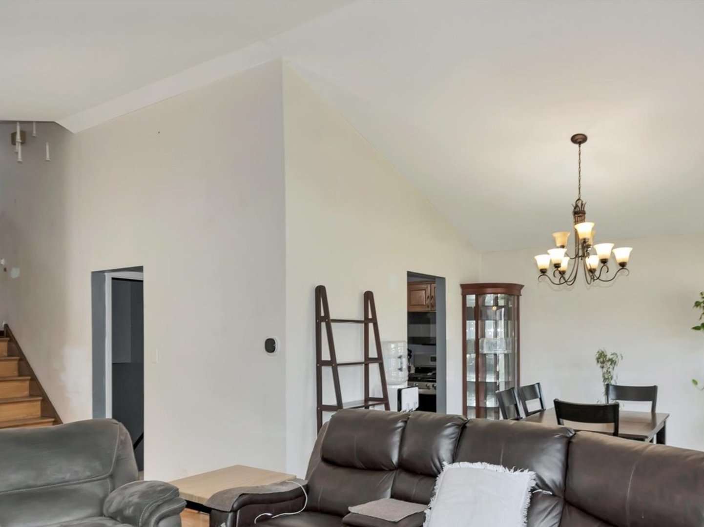 11044 Menard Avenue Property Photo 7