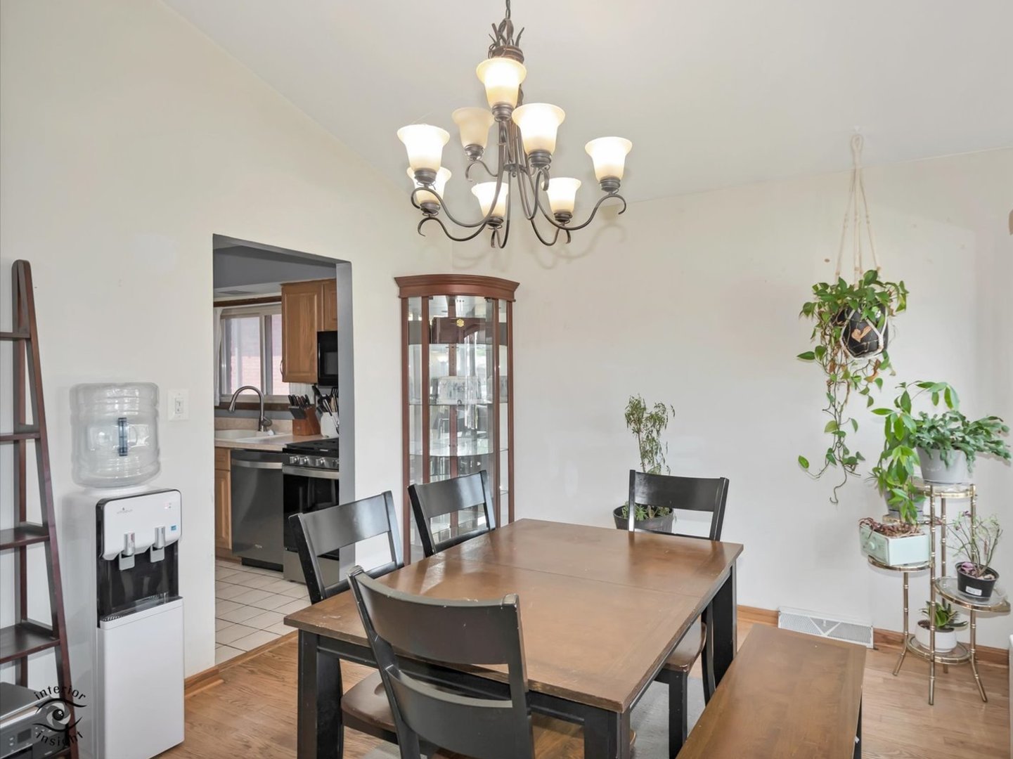 11044 Menard Avenue Property Photo 9