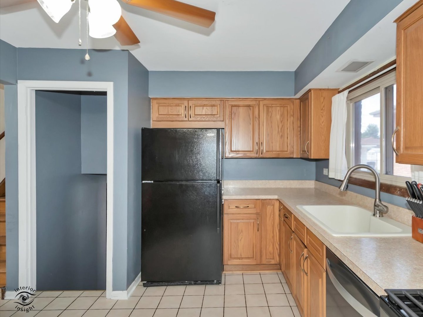 11044 Menard Avenue Property Photo 11