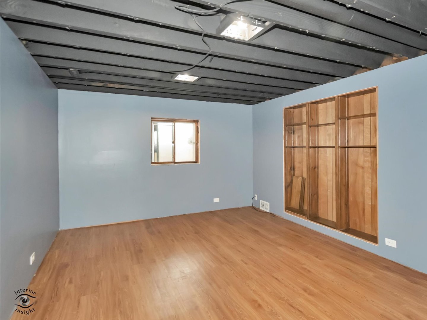 11044 Menard Avenue Property Photo 17