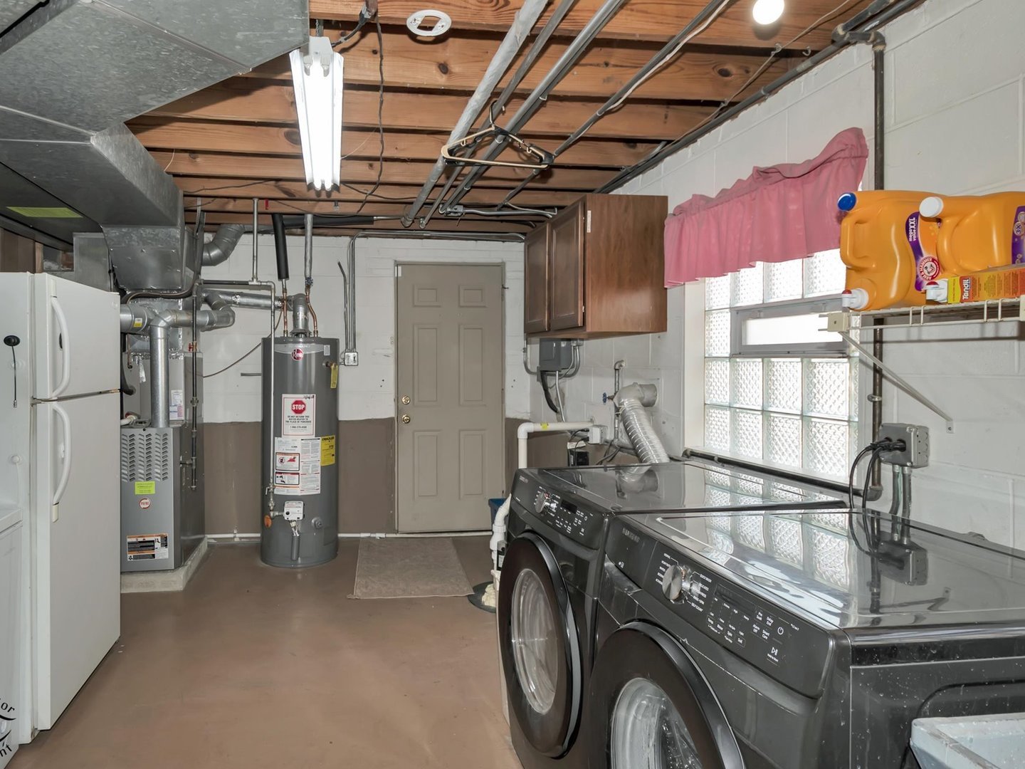 11044 Menard Avenue Property Photo 21