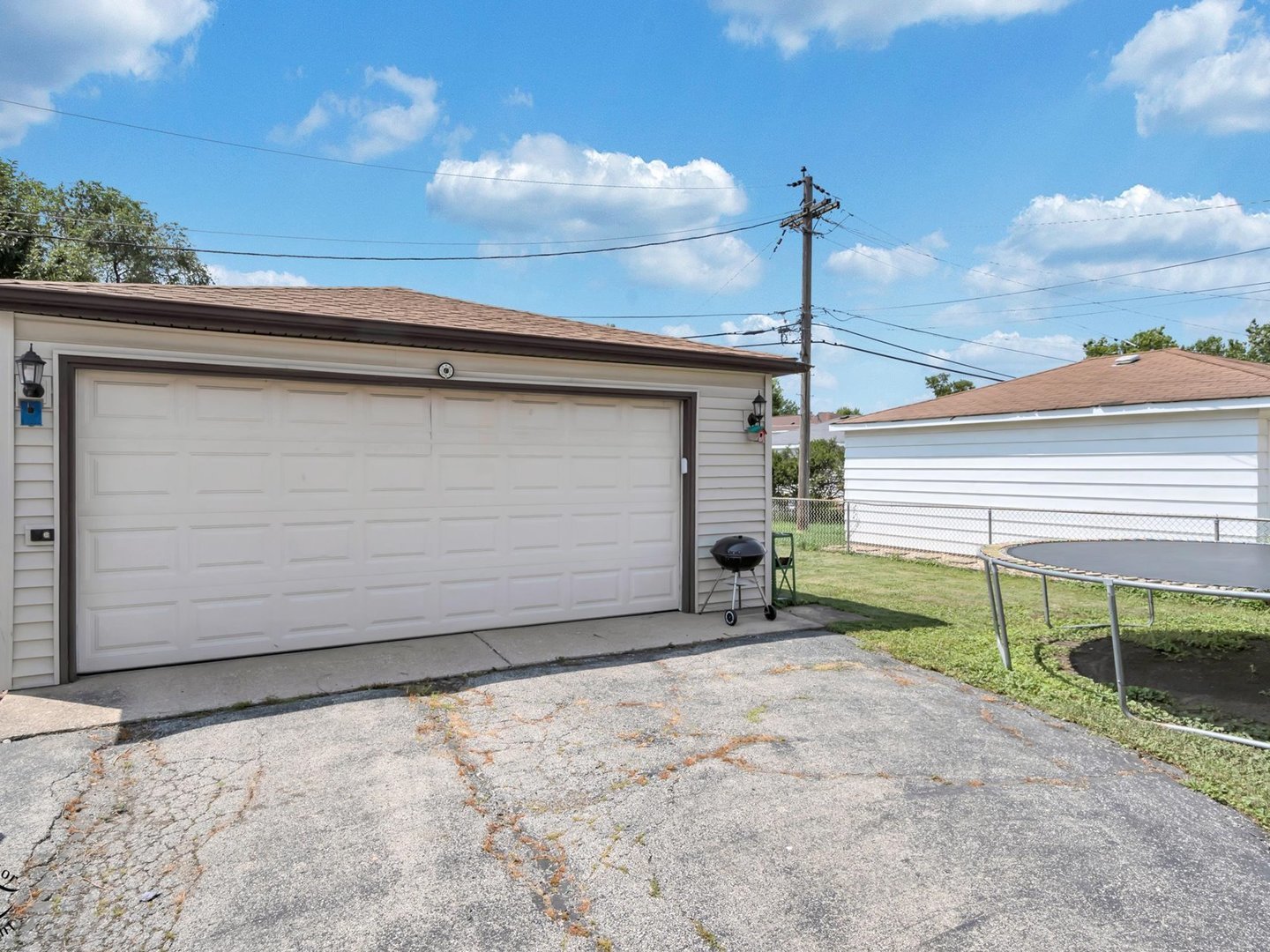 11044 Menard Avenue Property Photo 22