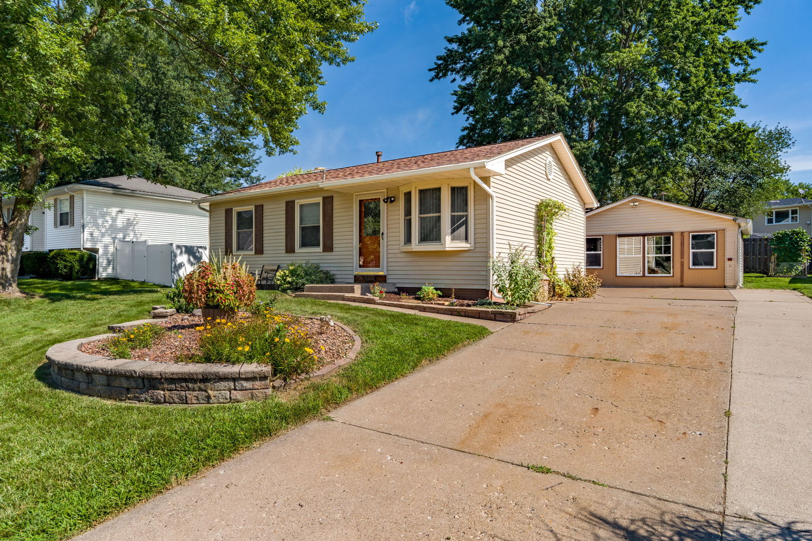 1622 Hitching Post Lane Property Photo 2
