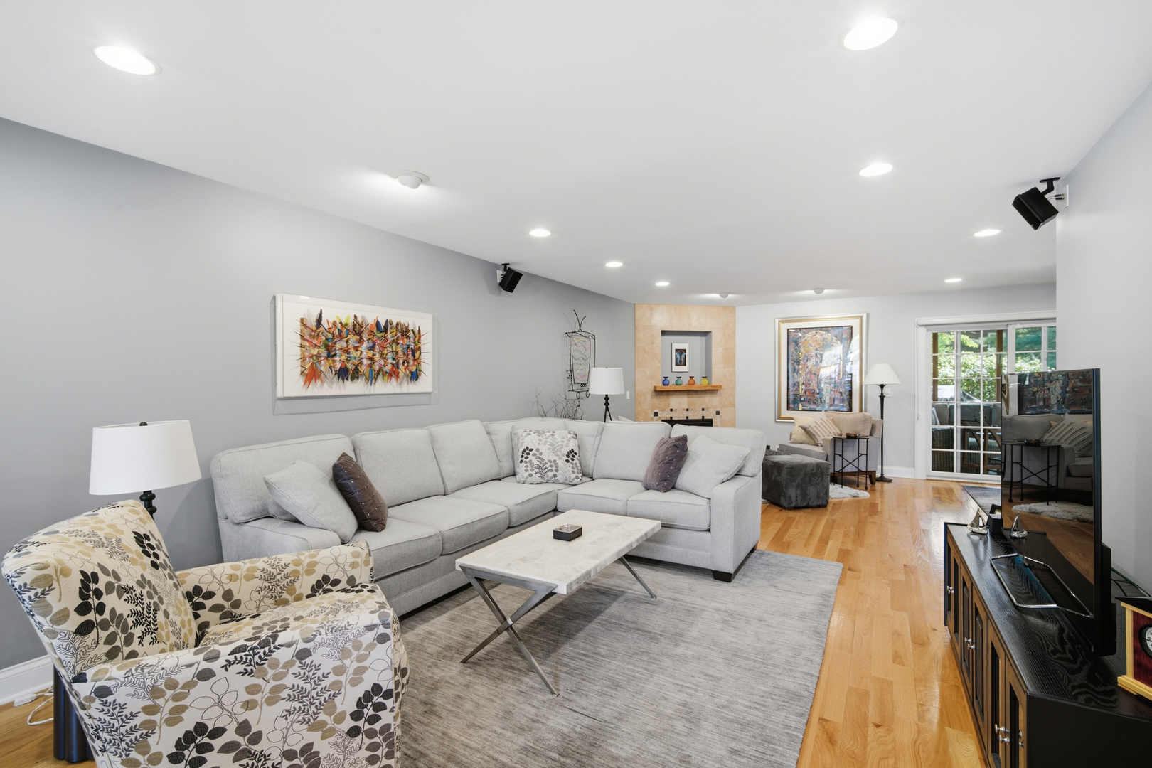 301 Earls Court Property Photo 6