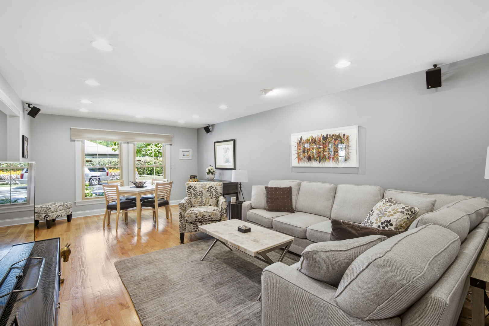 301 Earls Court Property Photo 7