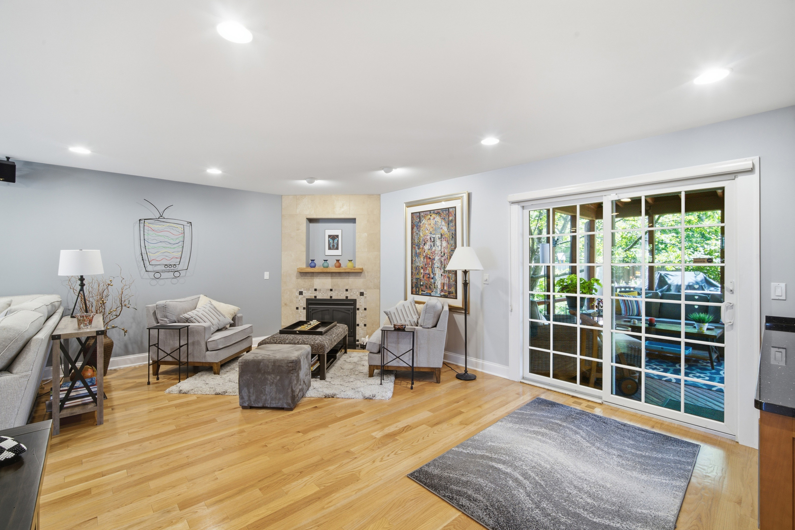 301 Earls Court Property Photo 8