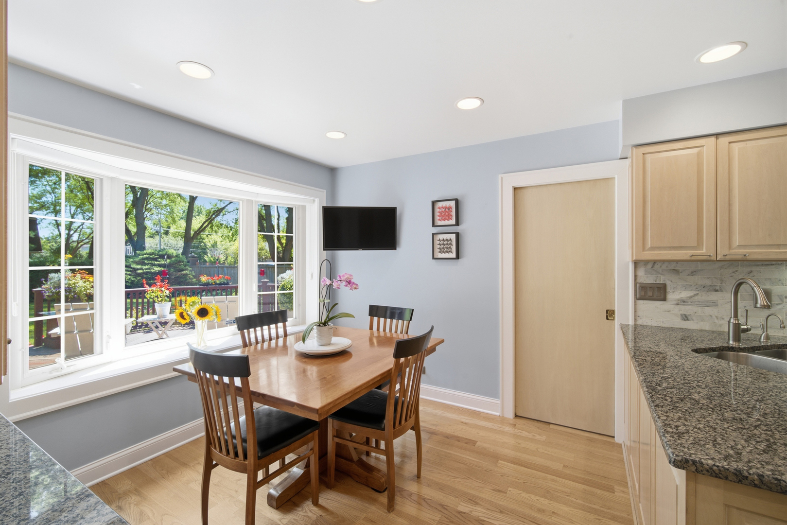 301 Earls Court Property Photo 14