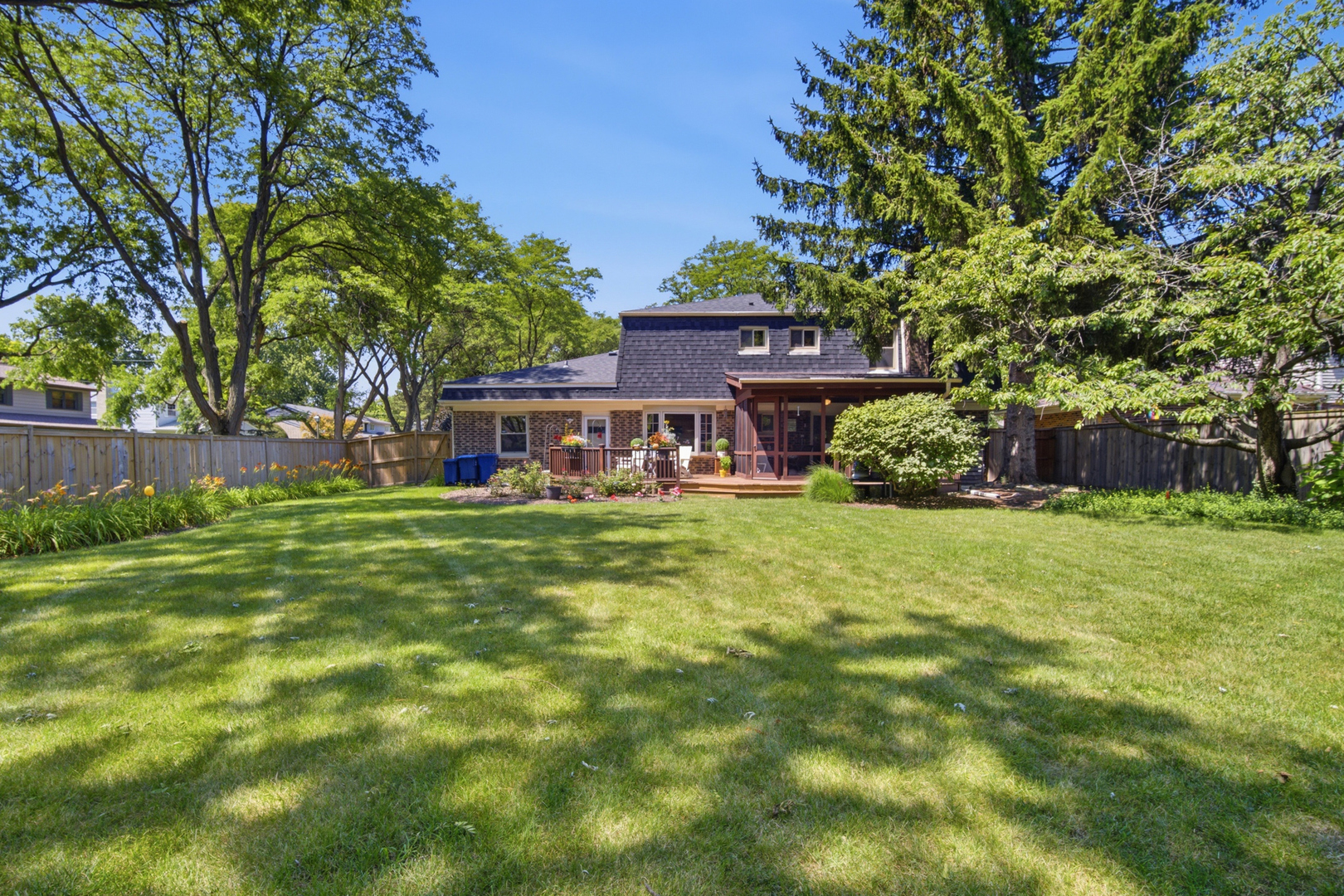 301 Earls Court Property Photo 34