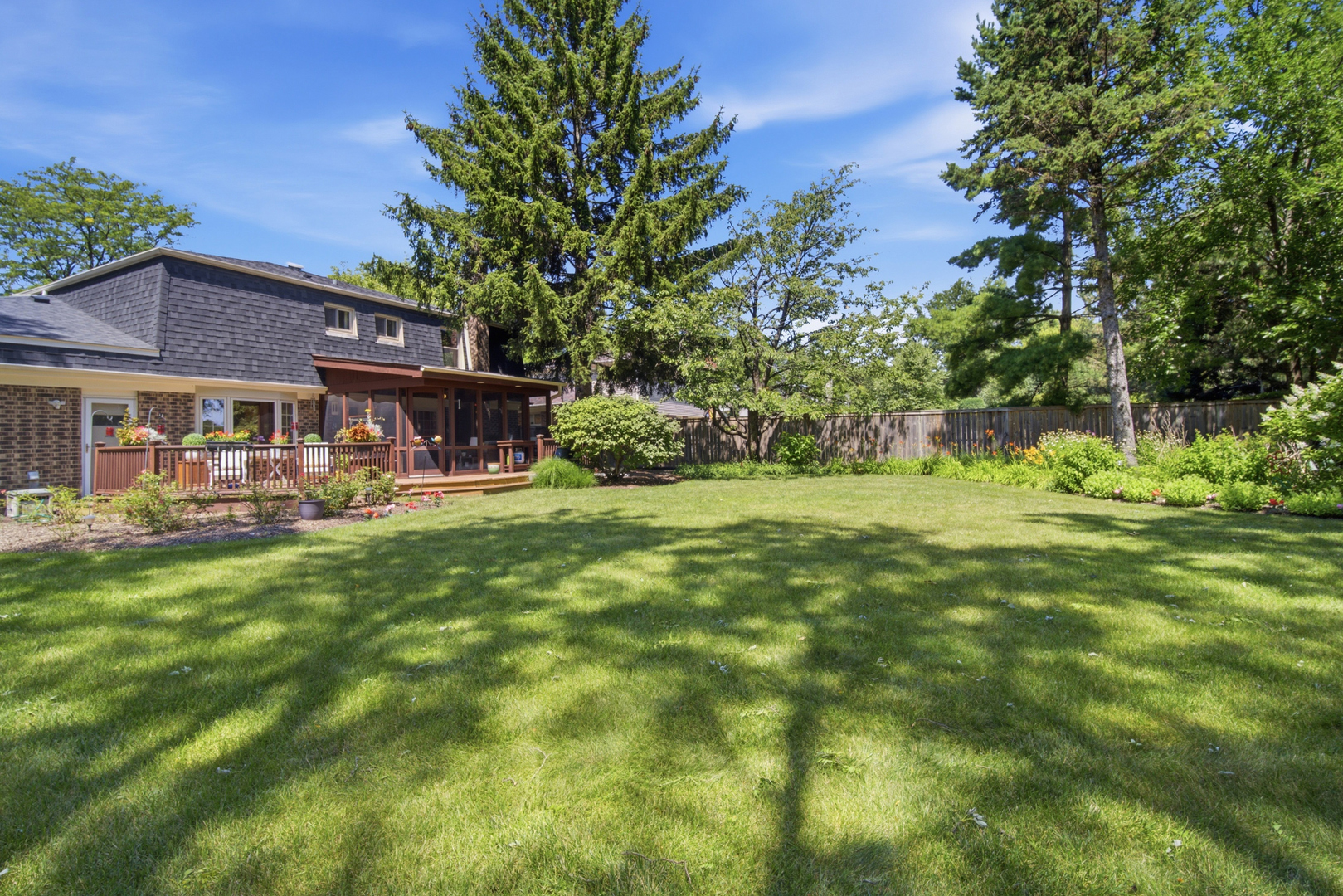 301 Earls Court Property Photo 35