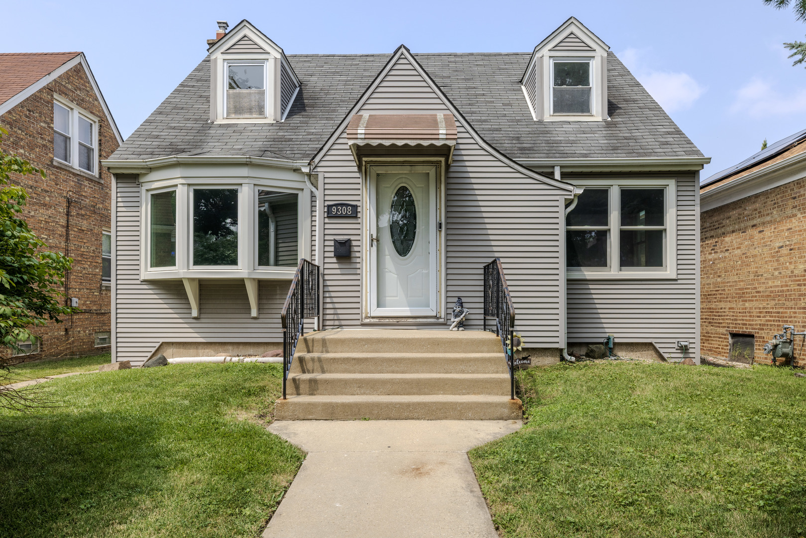 9308 S Troy Avenue Property Photo 1