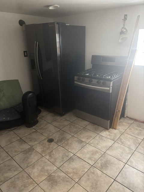 2565 N Erie Street Property Photo 7