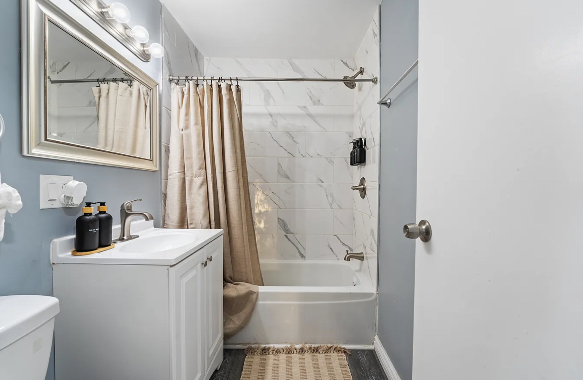 1705 S Highland Avenue Property Photo 6