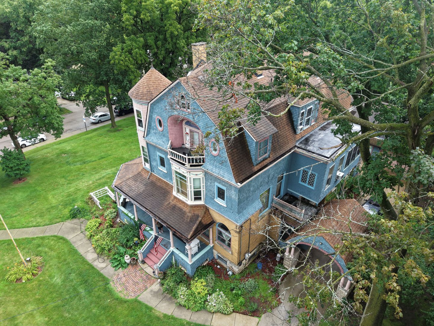705 W Highland Avenue Property Photo 4