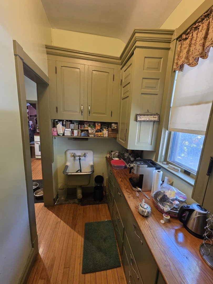 705 W Highland Avenue Property Photo 7