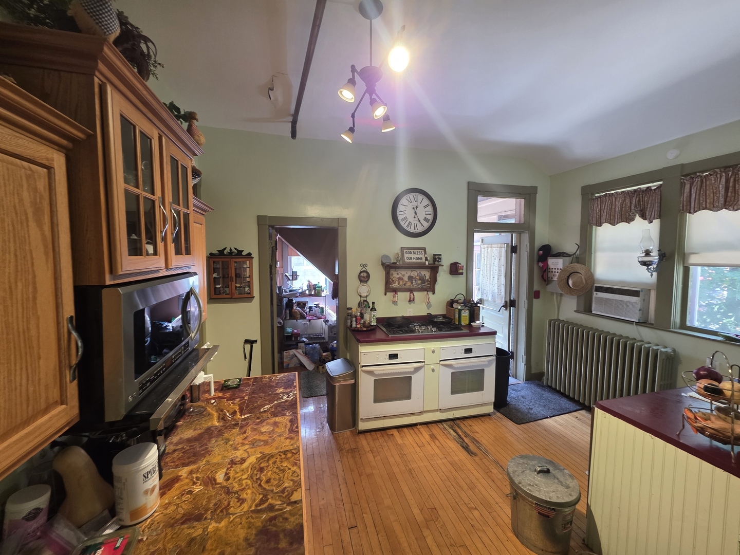 705 W Highland Avenue Property Photo 8