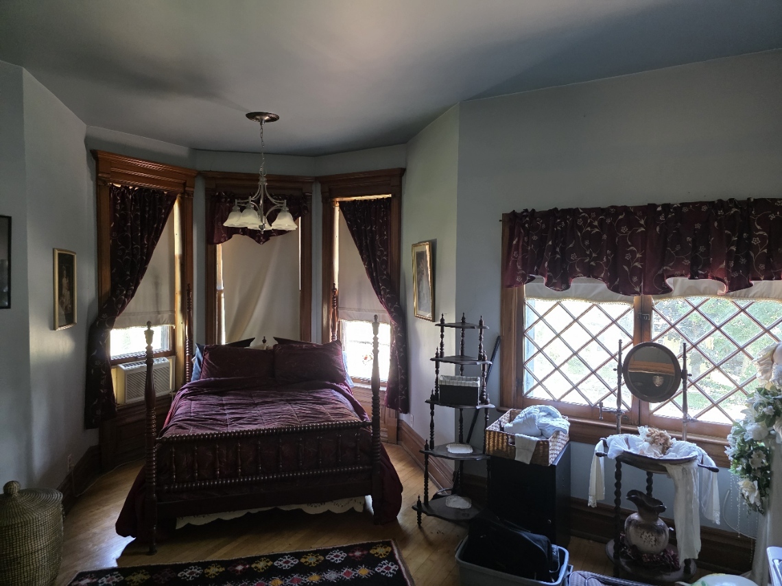 705 W Highland Avenue Property Photo 25