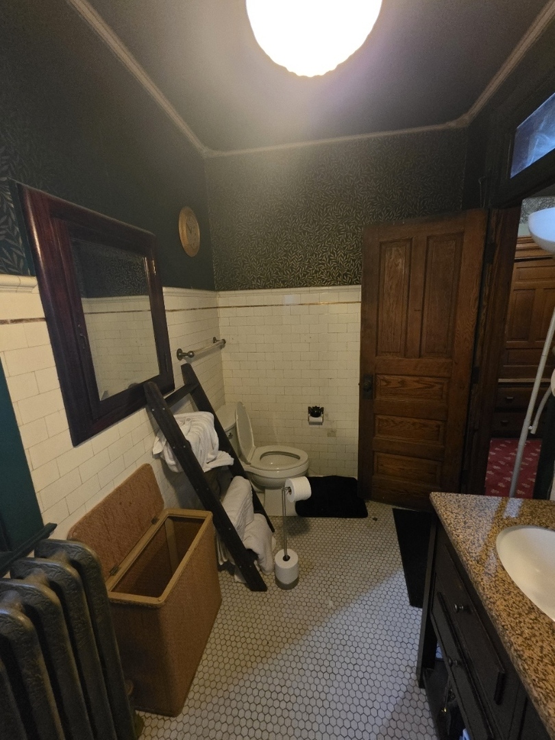 705 W Highland Avenue Property Photo 29