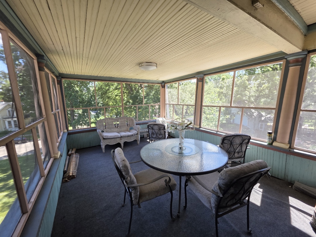 705 W Highland Avenue Property Photo 33