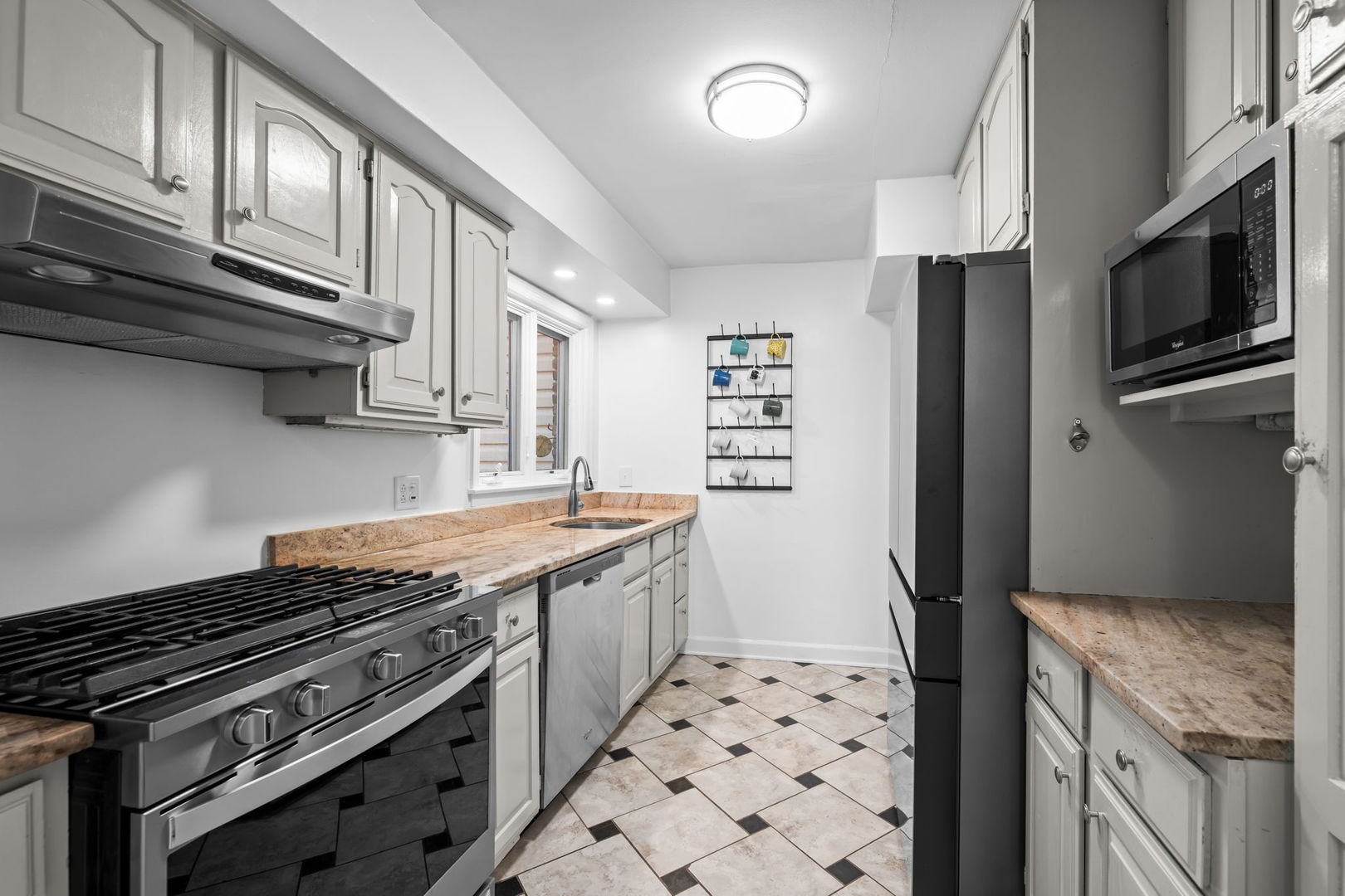 12720355 Property Photo 8