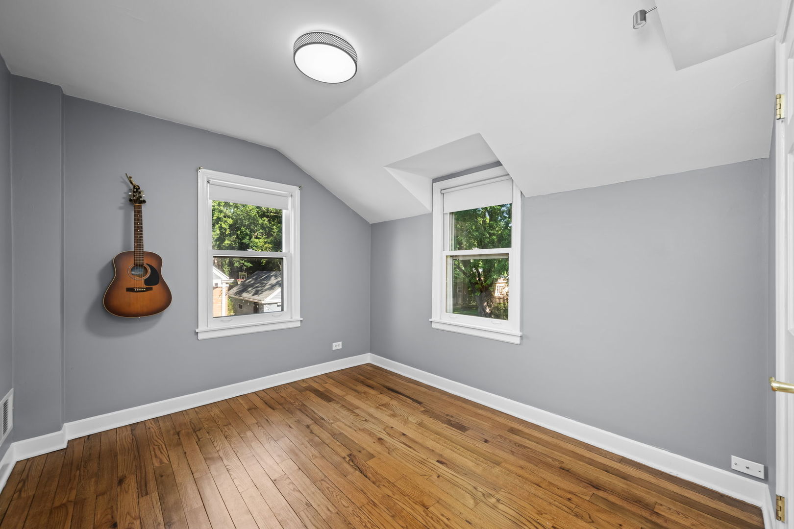 12720355 Property Photo 11