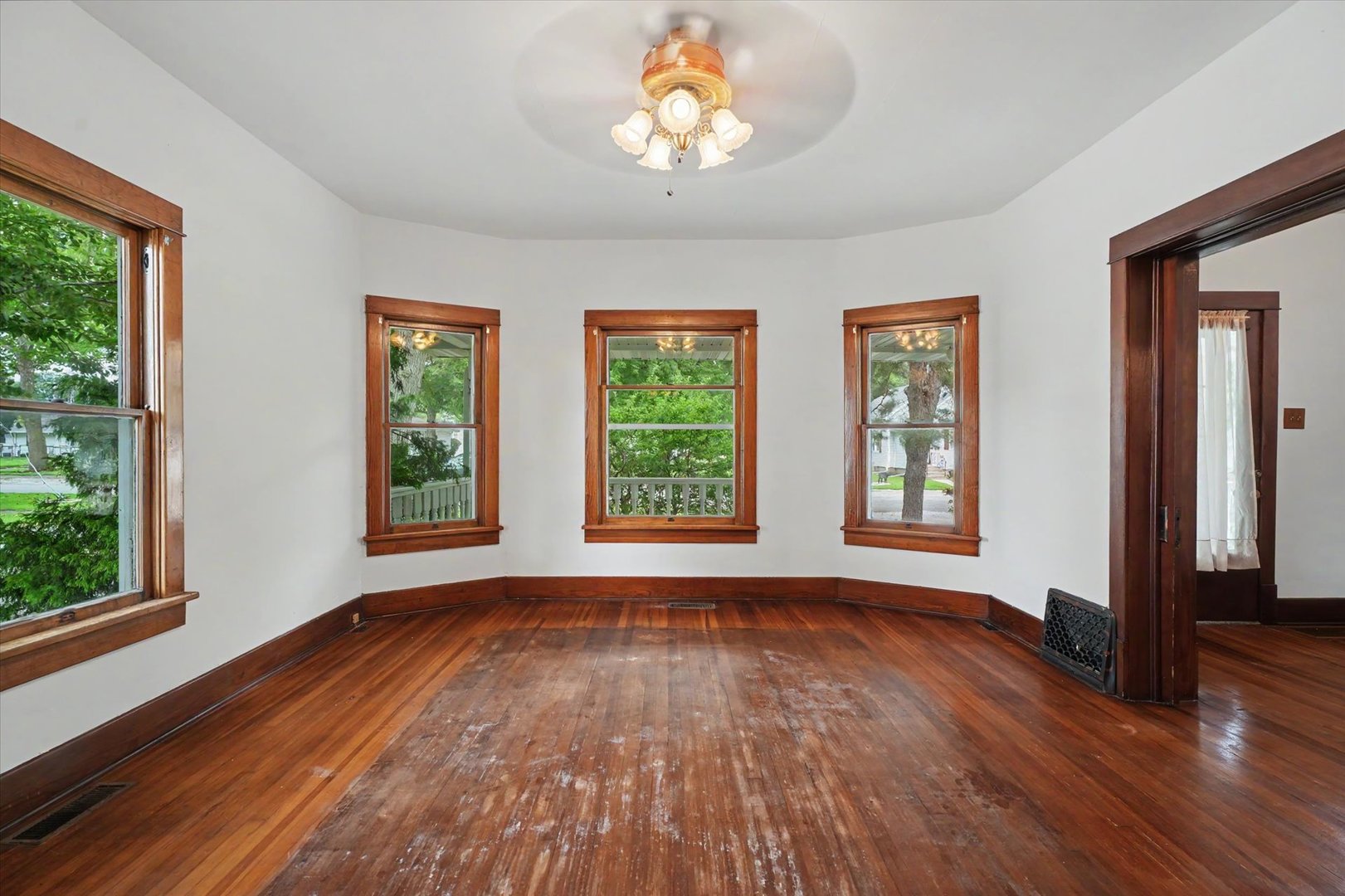 106 S Pine Street Property Photo 14