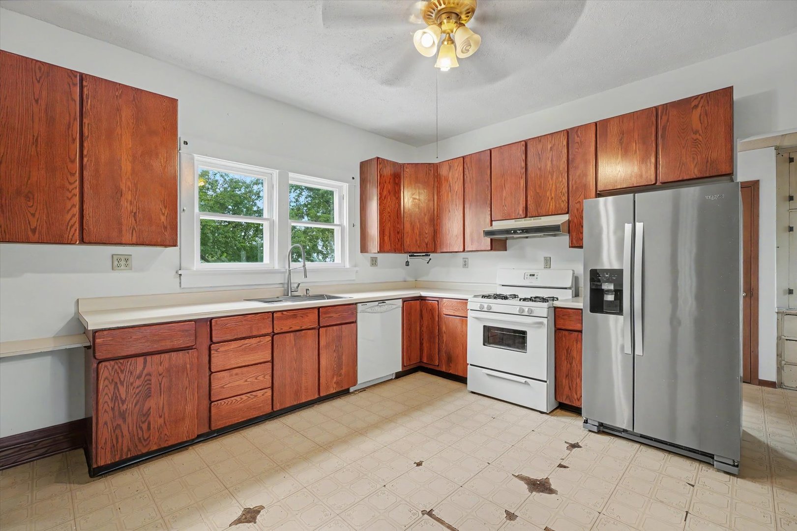 106 S Pine Street Property Photo 20