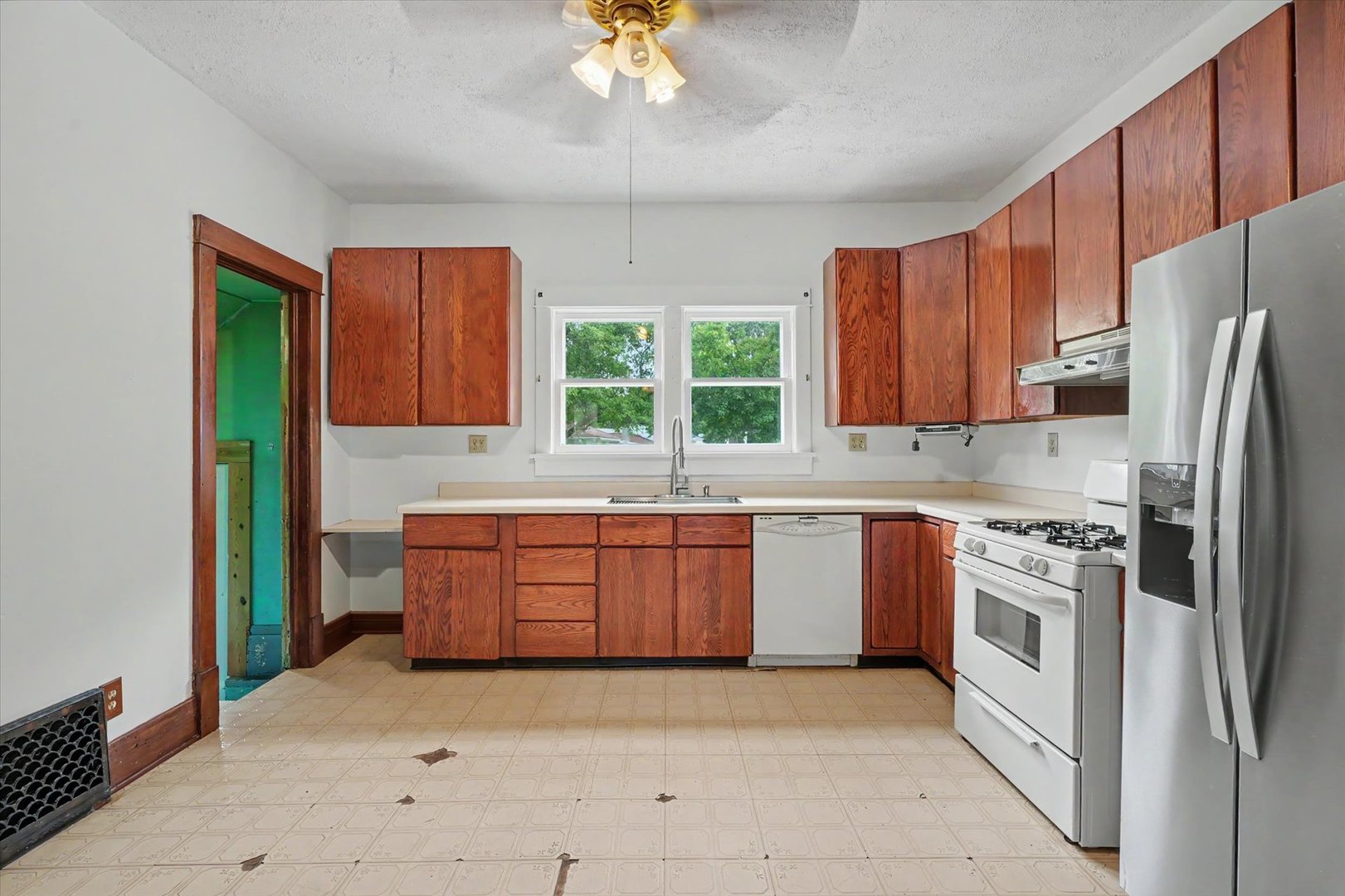 106 S Pine Street Property Photo 21
