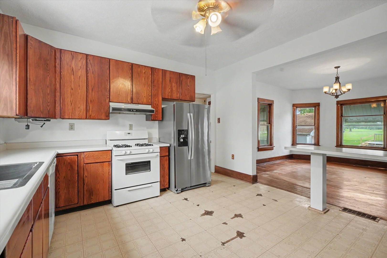 106 S Pine Street Property Photo 23