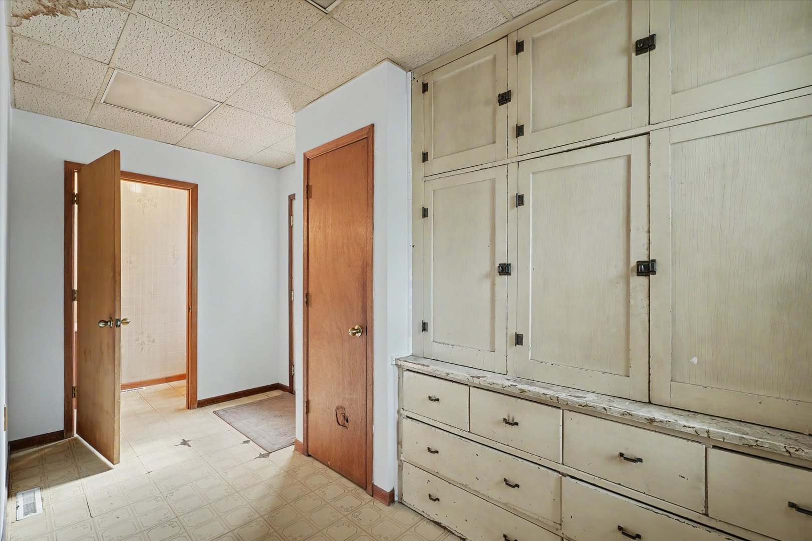 106 S Pine Street Property Photo 24